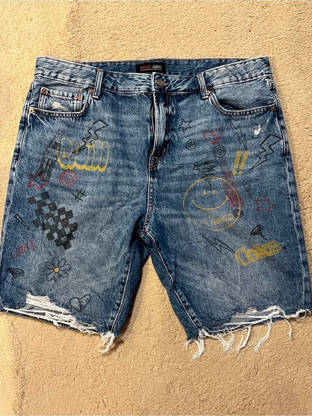 Coca-Cola x Aero Jean Shorts - Men’s Size 36 - Loose Short With Designs